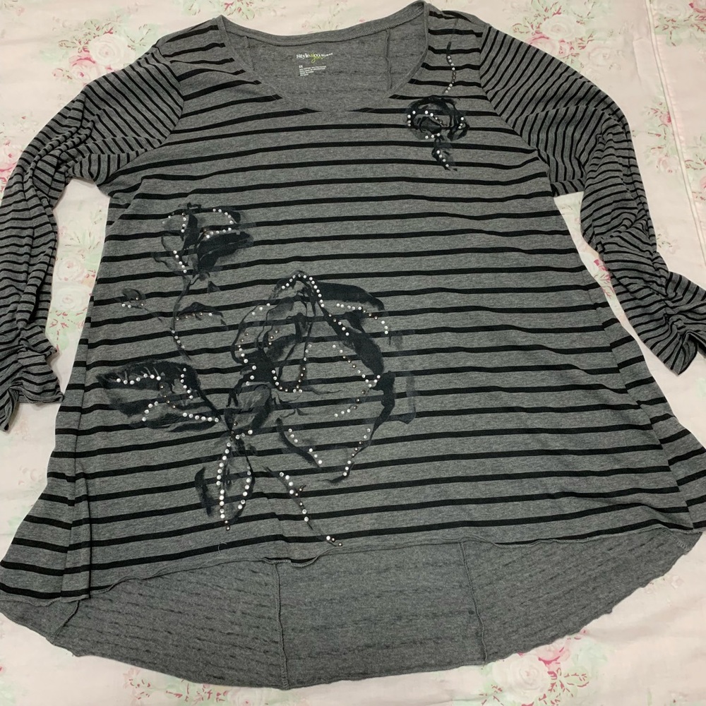 Style&Co. Woman Pus size 2X high low jeweled top - Picture 8 of 8